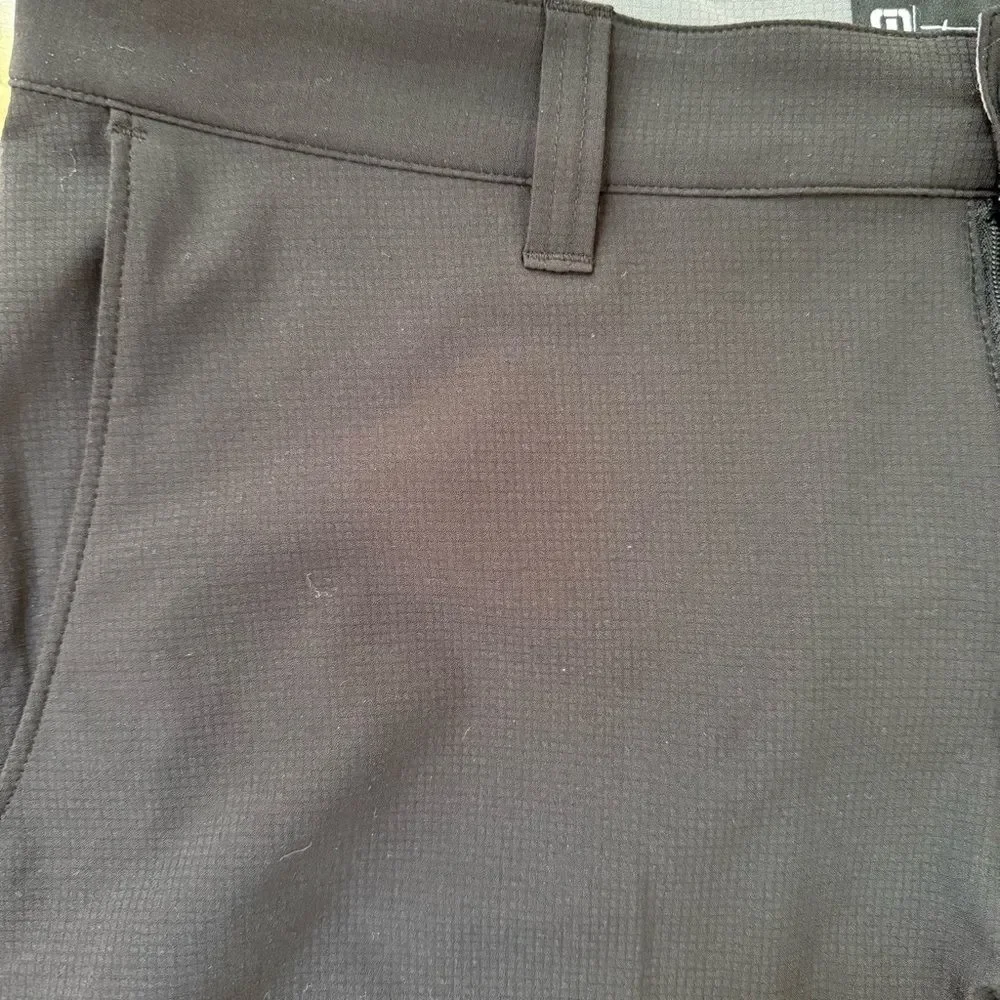 TravisMathew The Beck Perfect  Short 9.5” in Black 32